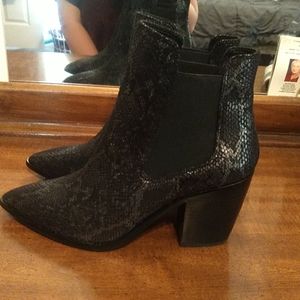 Chinese laundry boots size 9